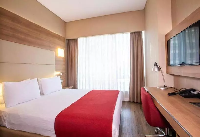 ホテル Ramada Encore Istanbul Kartal