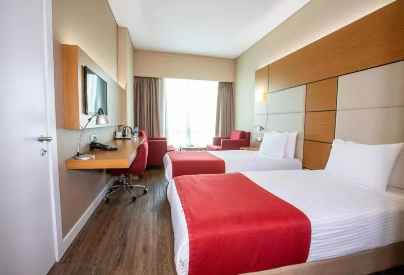 ホテル Ramada Encore Istanbul Kartal