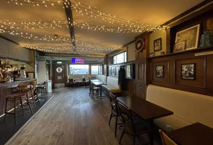 ホテル The Ferry Inn