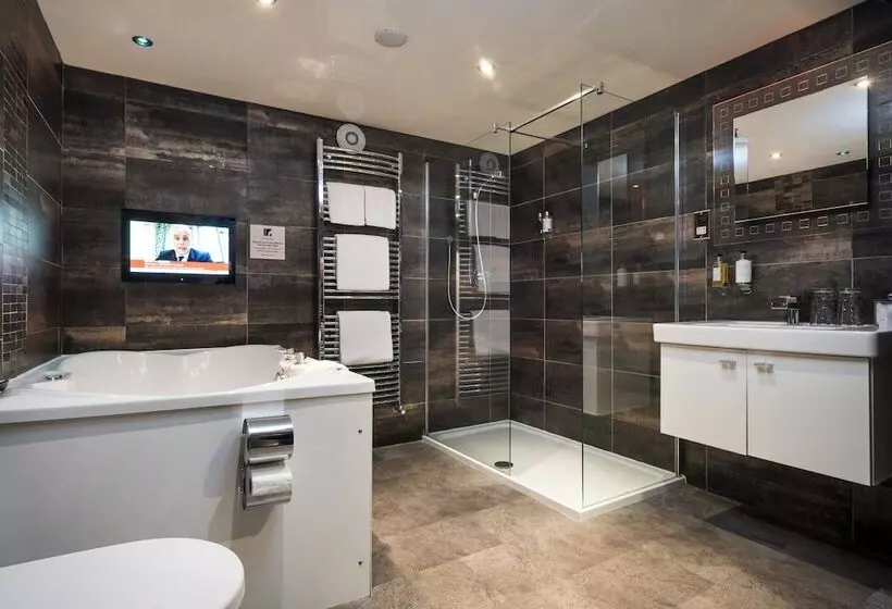 هتل The Howbeck & The Retreat Incl Off Site Health Club And Parking Ev Point Available