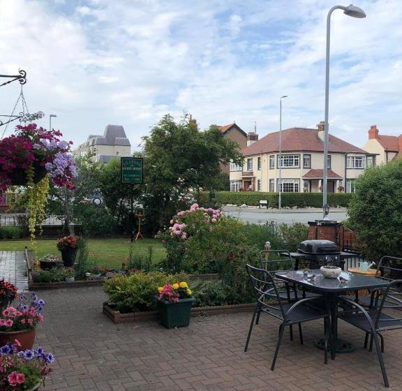 Отель The Tilstone Guest House