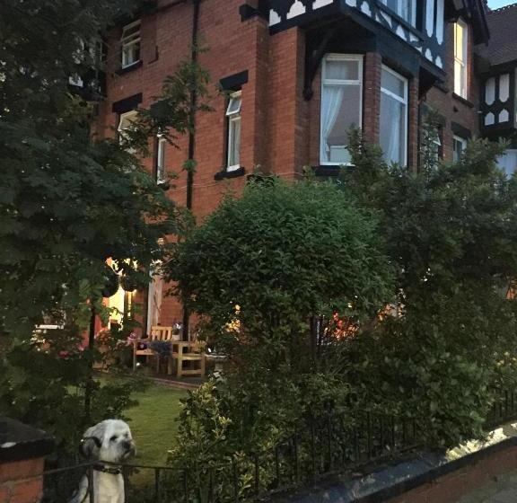 Отель The Tilstone Guest House