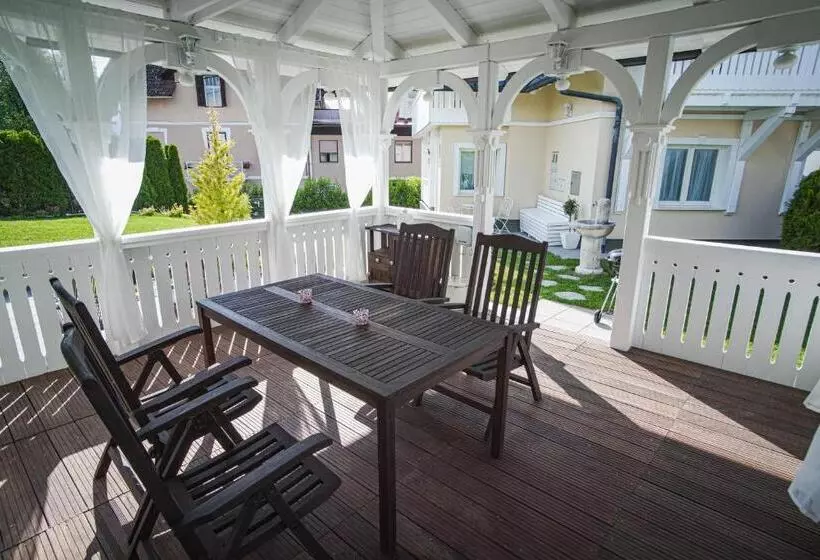 هتل Vacation House Vila Mia