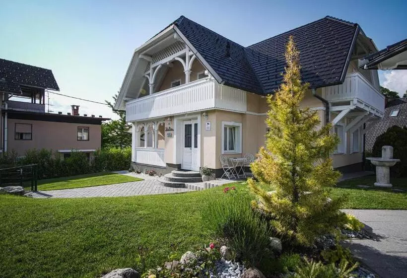 هتل Vacation House Vila Mia