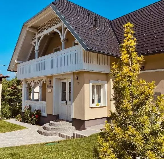 هتل Vacation House Vila Mia