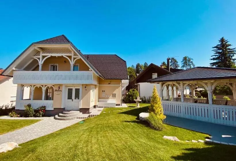 هتل Vacation House Vila Mia