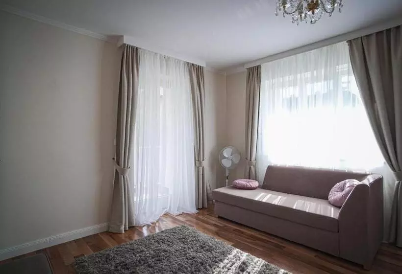 هتل Vacation House Vila Mia