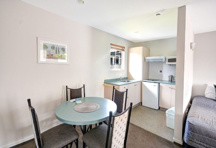 מוטל Alexis Motor Lodge