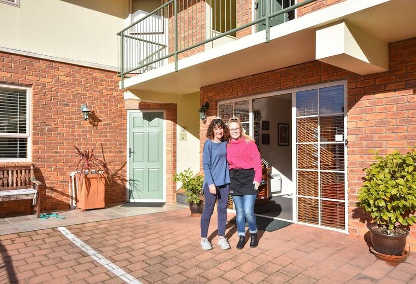 מוטל Alexis Motor Lodge