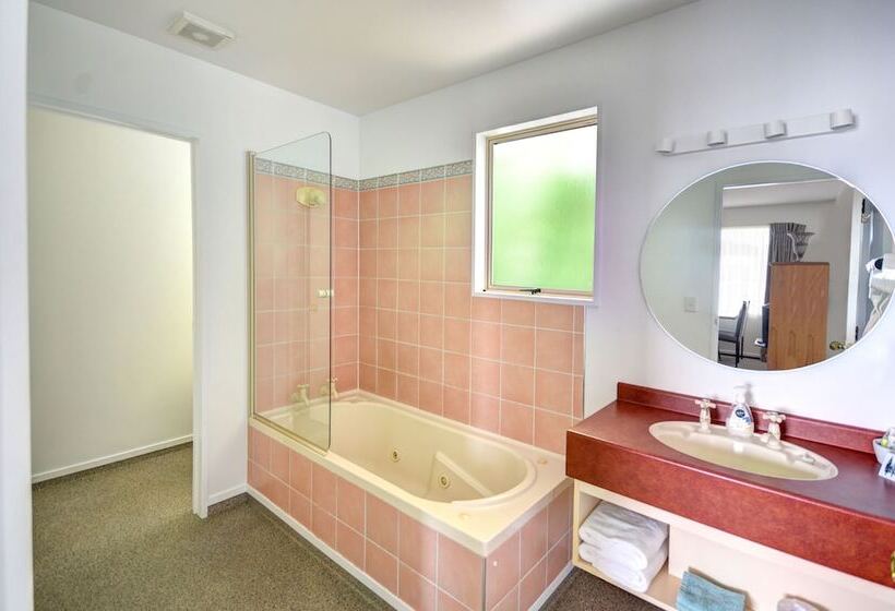 מוטל Alexis Motor Lodge