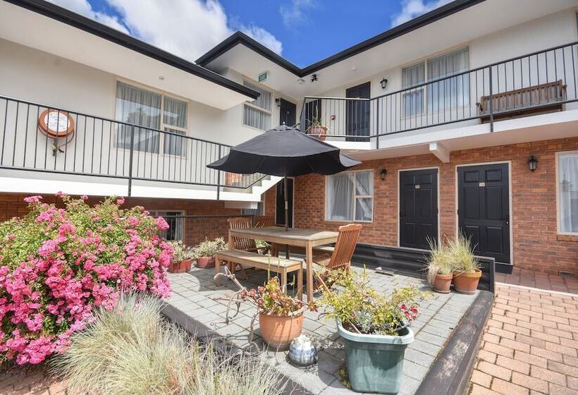 מוטל Alexis Motor Lodge