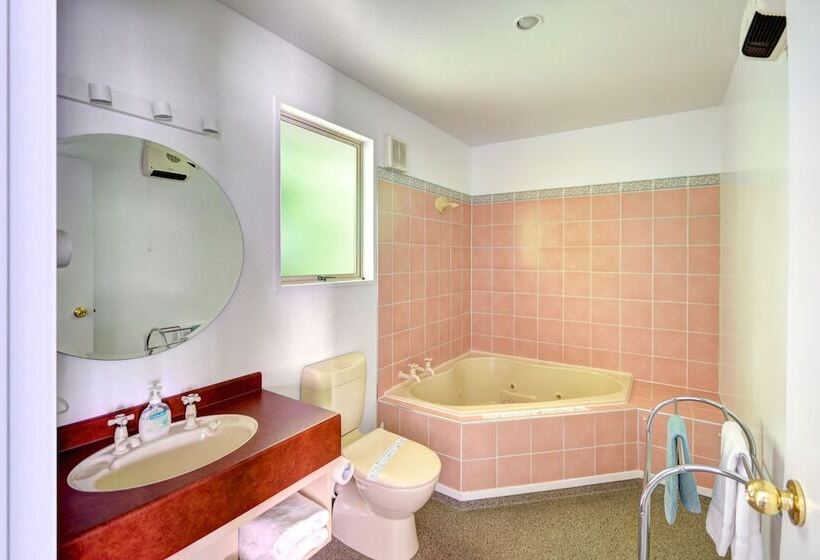 מוטל Alexis Motor Lodge