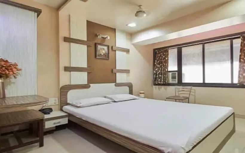 Pension (Hôtel basse catégorie) Nice Guest House