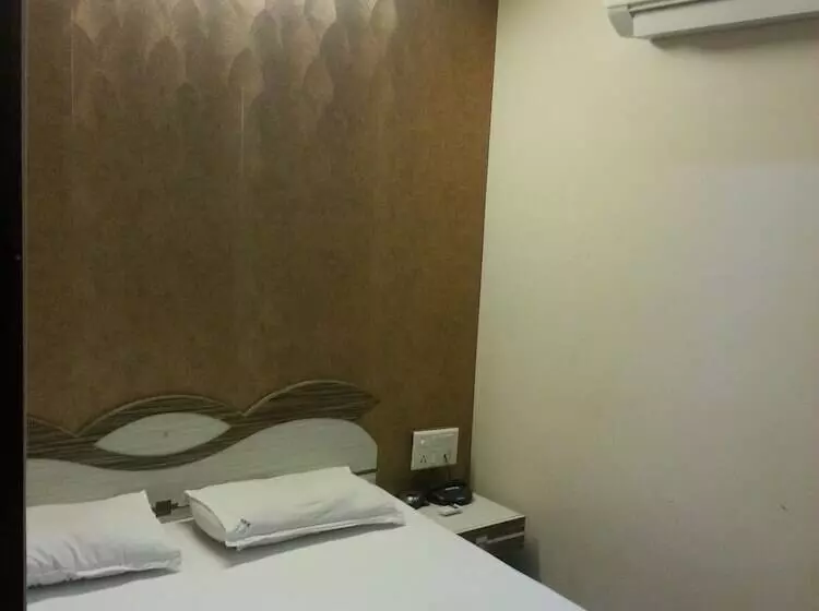 Pension (Hôtel basse catégorie) Nice Guest House