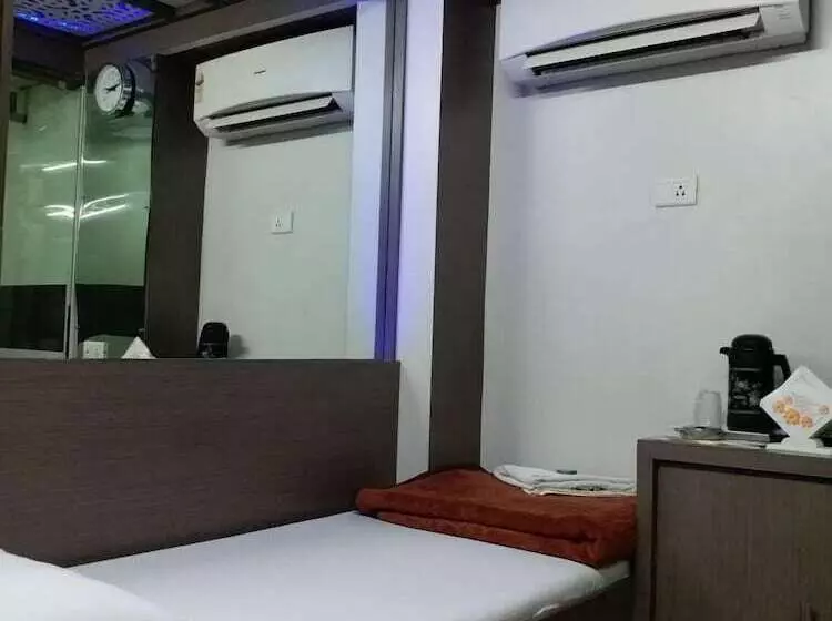 Pension (Hôtel basse catégorie) Nice Guest House