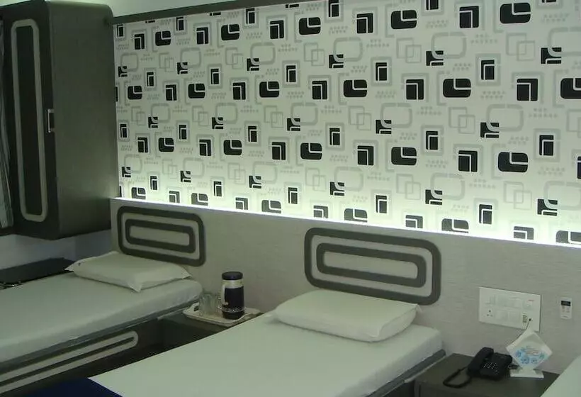 Pension (Hôtel basse catégorie) Nice Guest House