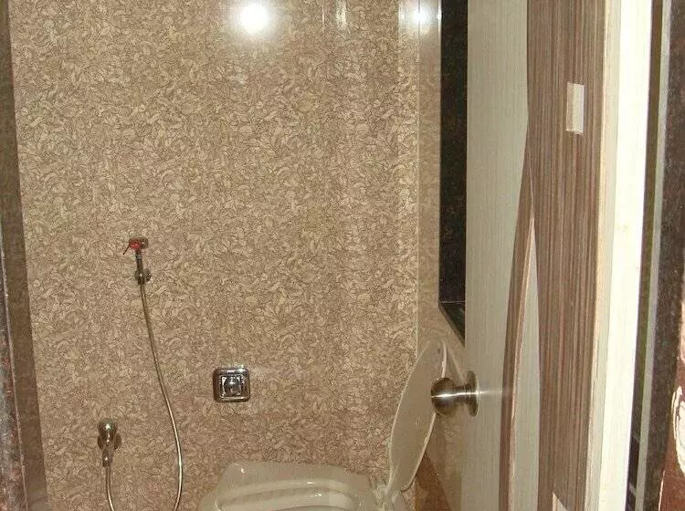 Pension (Hôtel basse catégorie) Nice Guest House