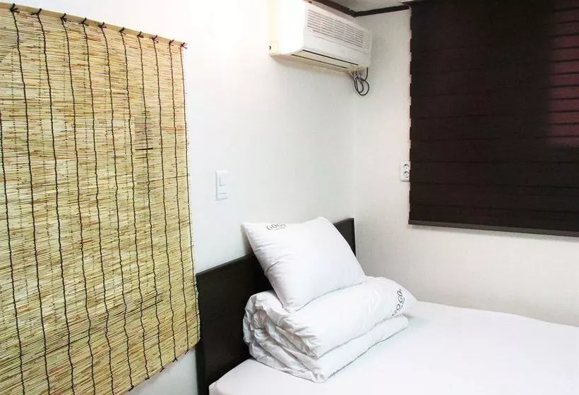 Pensione GoGo Guesthouse