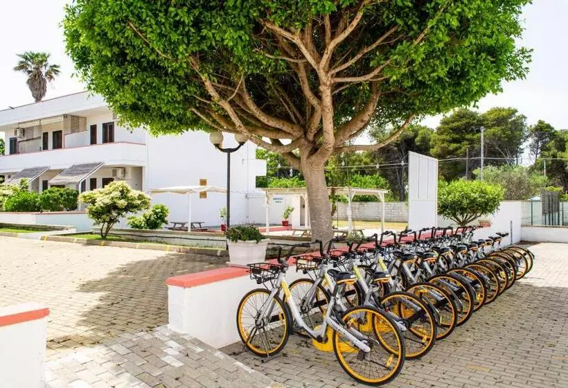 Residence Tre Palme   Localo