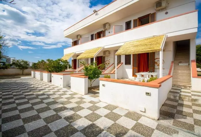 Residence Tre Palme   Localo