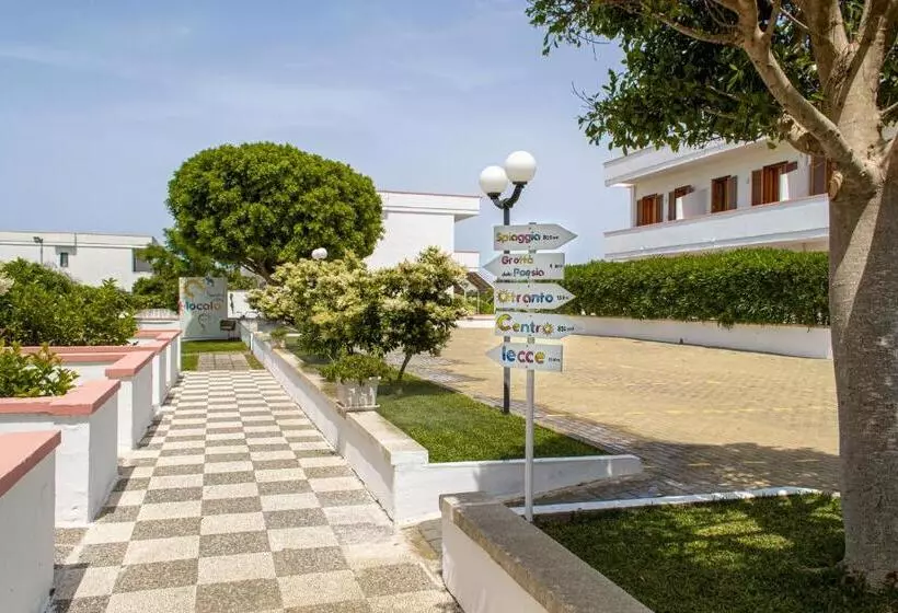 Residence Tre Palme   Localo