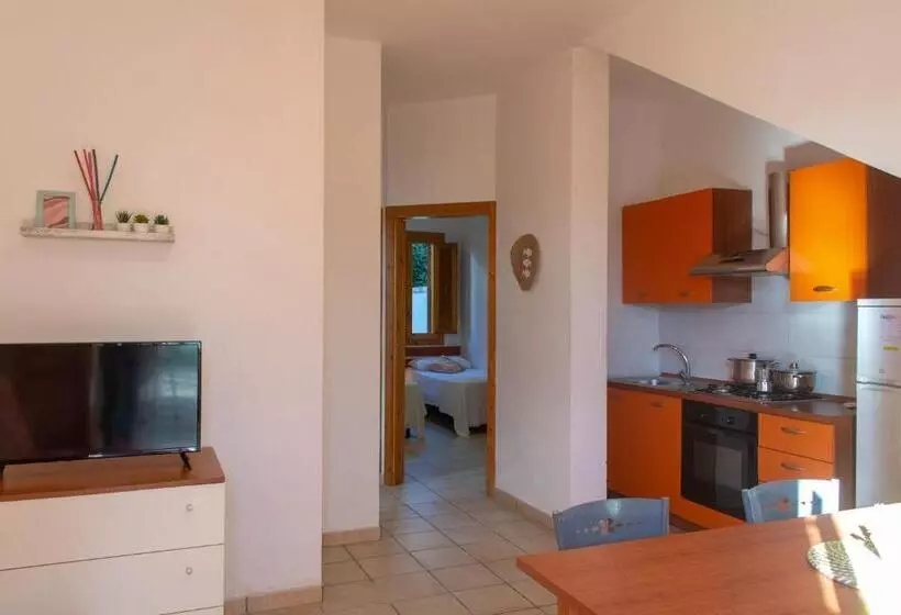 Residence Tre Palme   Localo