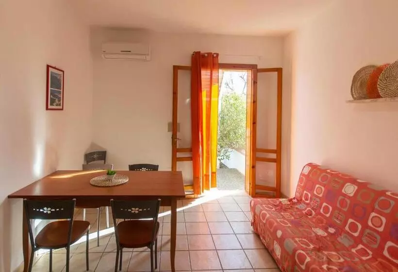 Residence Tre Palme   Localo