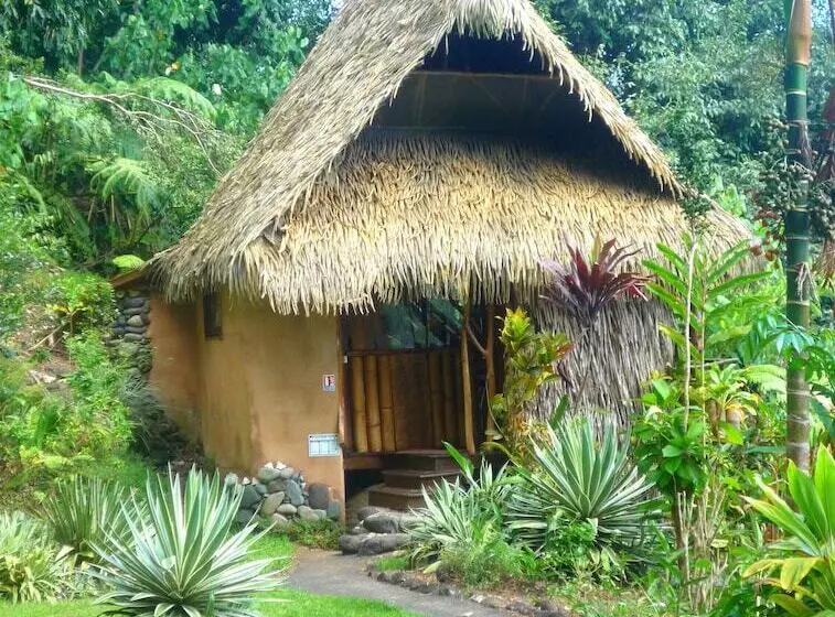 Vanira Lodge