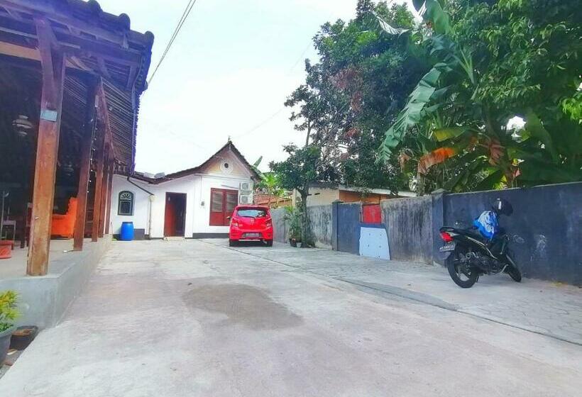 בית מלון כפרי Reddoorz Syariah @ Ndalem Kembang Sore Yogyakarta