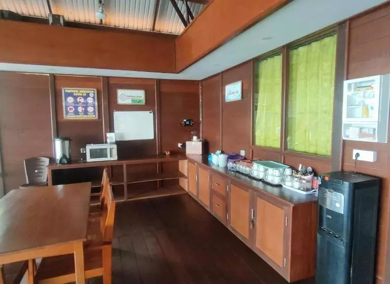 Majatalo Maratua Dive Center And Lodge