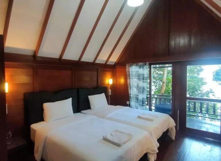 Majatalo Maratua Dive Center And Lodge