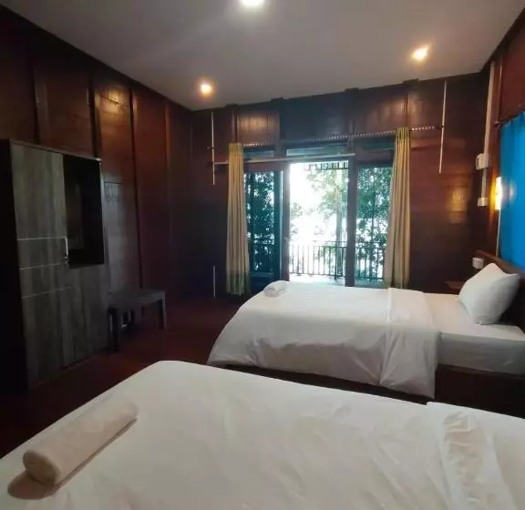 Majatalo Maratua Dive Center And Lodge