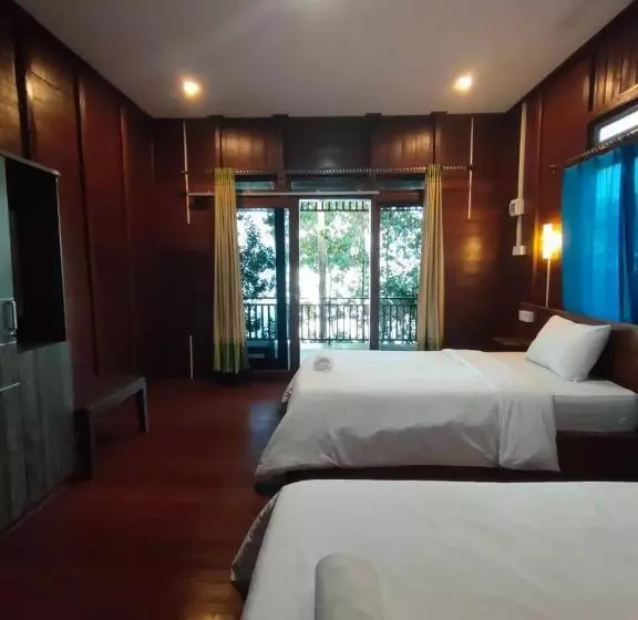 Majatalo Maratua Dive Center And Lodge