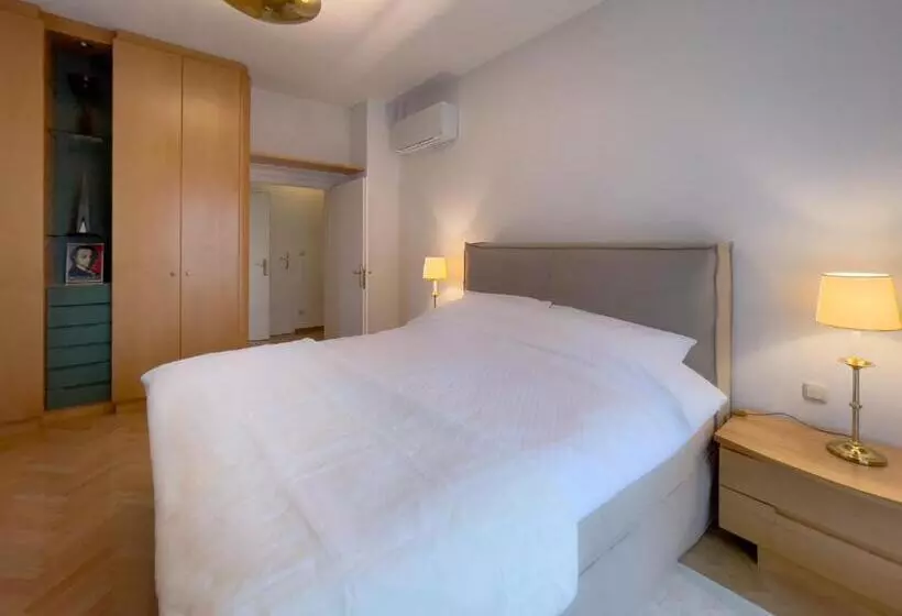 Aamiaismajoitus (B&B) Landhaus Zu Kürenberg