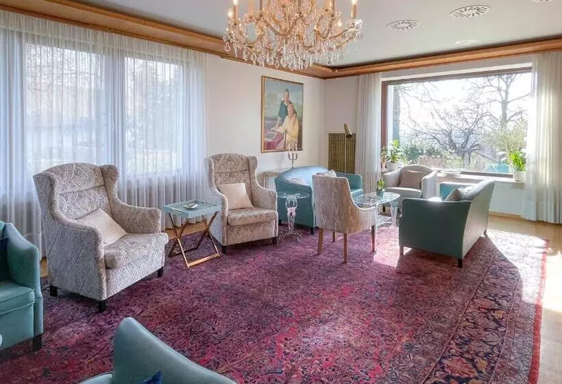 Aamiaismajoitus (B&B) Landhaus Zu Kürenberg