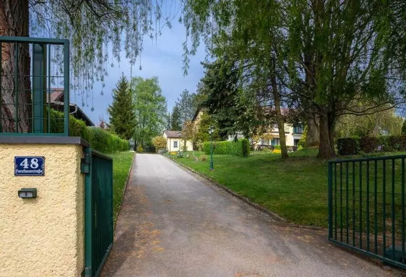 Aamiaismajoitus (B&B) Landhaus Zu Kürenberg