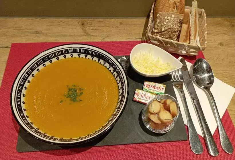 Hotelli Ibis Les Etangs Des Moines