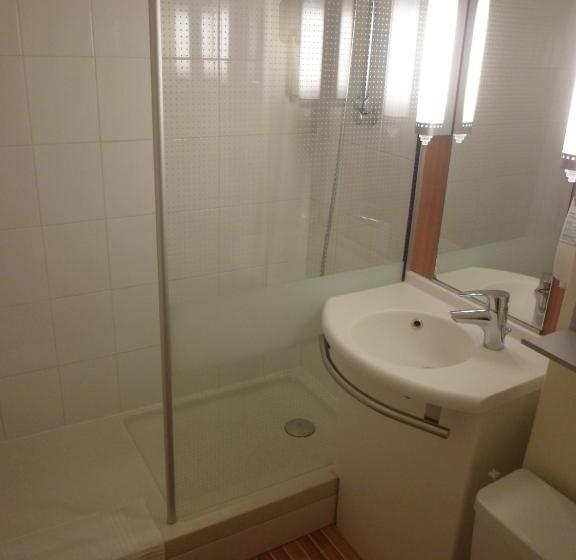 Hotel Ibis Les Etangs Des Moines