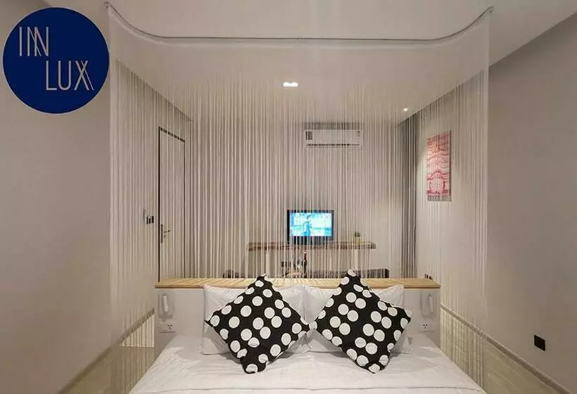 Hotelli Innluxphuket