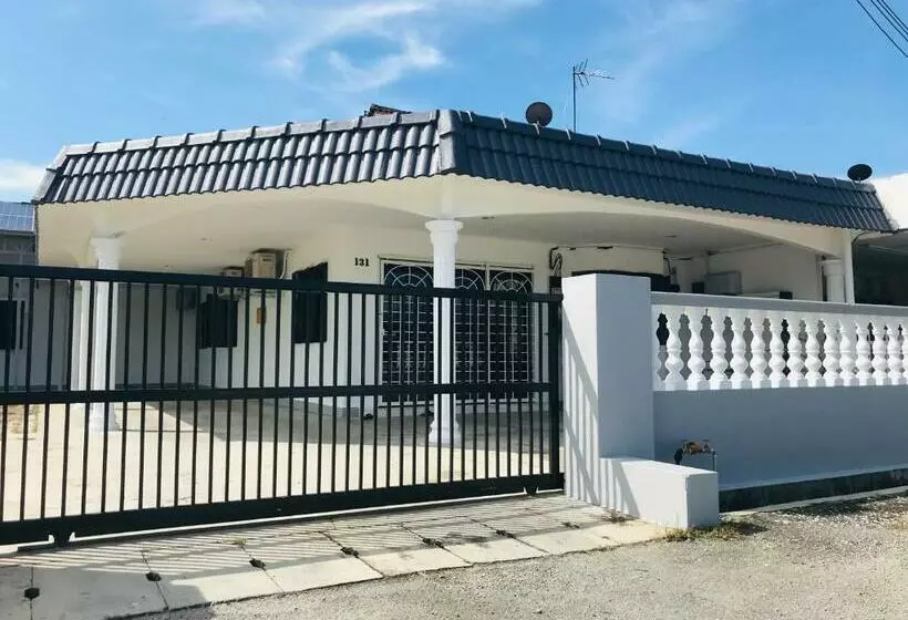 ペンション Cozy And Comfortable Homestay In Sungai Siput