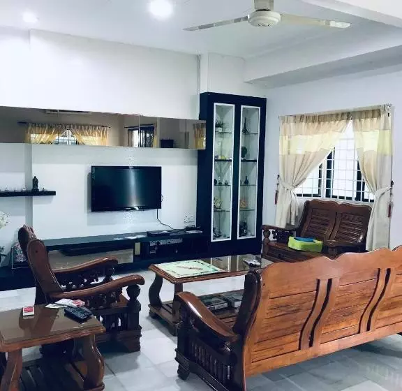 ペンション Cozy And Comfortable Homestay In Sungai Siput