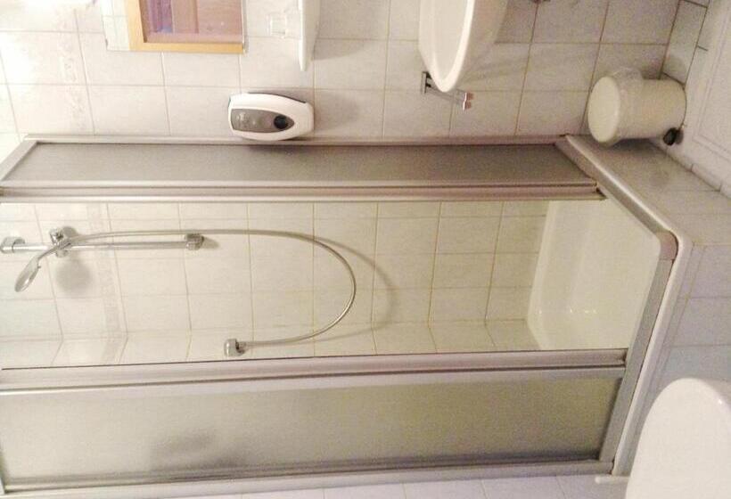 Общежитие Frühstückspension Zur Post Reisinger Kg St Oswald