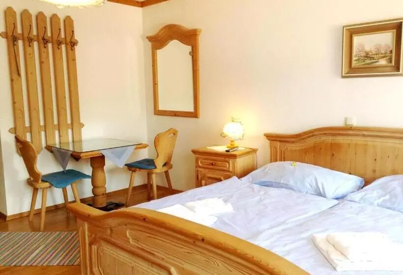 Retkeilymaja Frühstückspension Zur Post Reisinger Kg St Oswald