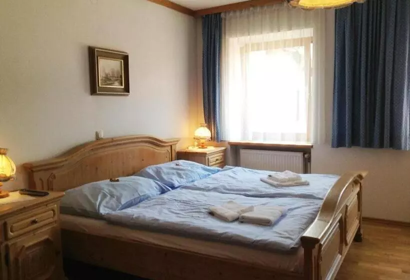Retkeilymaja Frühstückspension Zur Post Reisinger Kg St Oswald