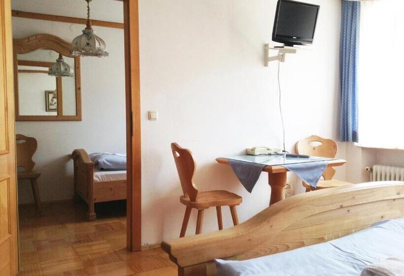 Общежитие Frühstückspension Zur Post Reisinger Kg St Oswald