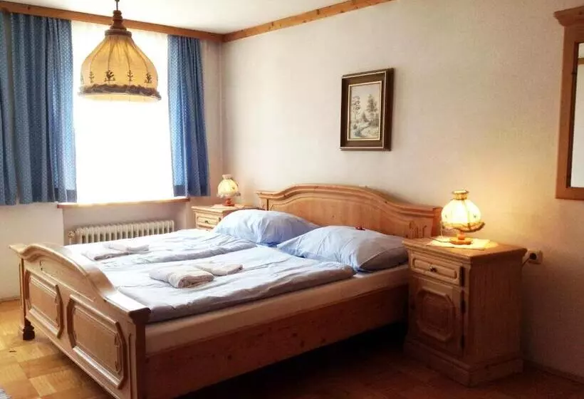 Retkeilymaja Frühstückspension Zur Post Reisinger Kg St Oswald
