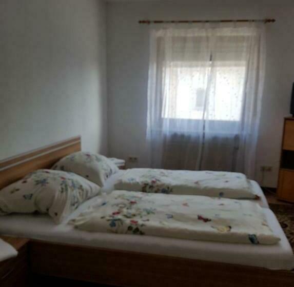 הוסטל Zum Lahnfelsen