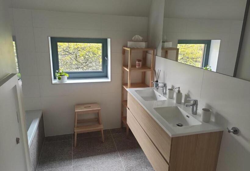 تختخواب و صبحانه Akrenbos 101