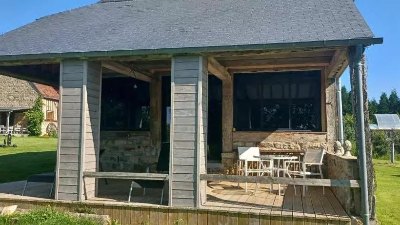 Aamiaismajoitus (B&B) Chambres D Hôtes La Difference Le Pressoir