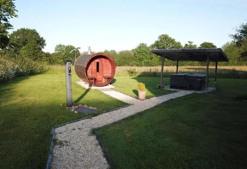 Aamiaismajoitus (B&B) Chambres D Hôtes La Difference Le Pressoir